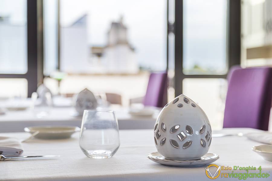 Particolare tavolo Ristorante White Borgobianco Resort & Spa Polignano a Mare foto 1